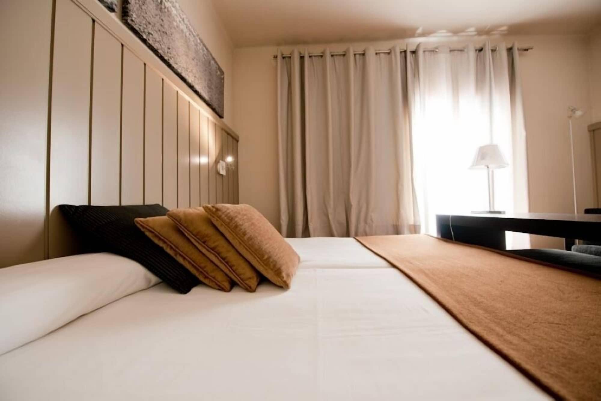 Hotel Restaurant Pessets & Spa Sort Dış mekan fotoğraf