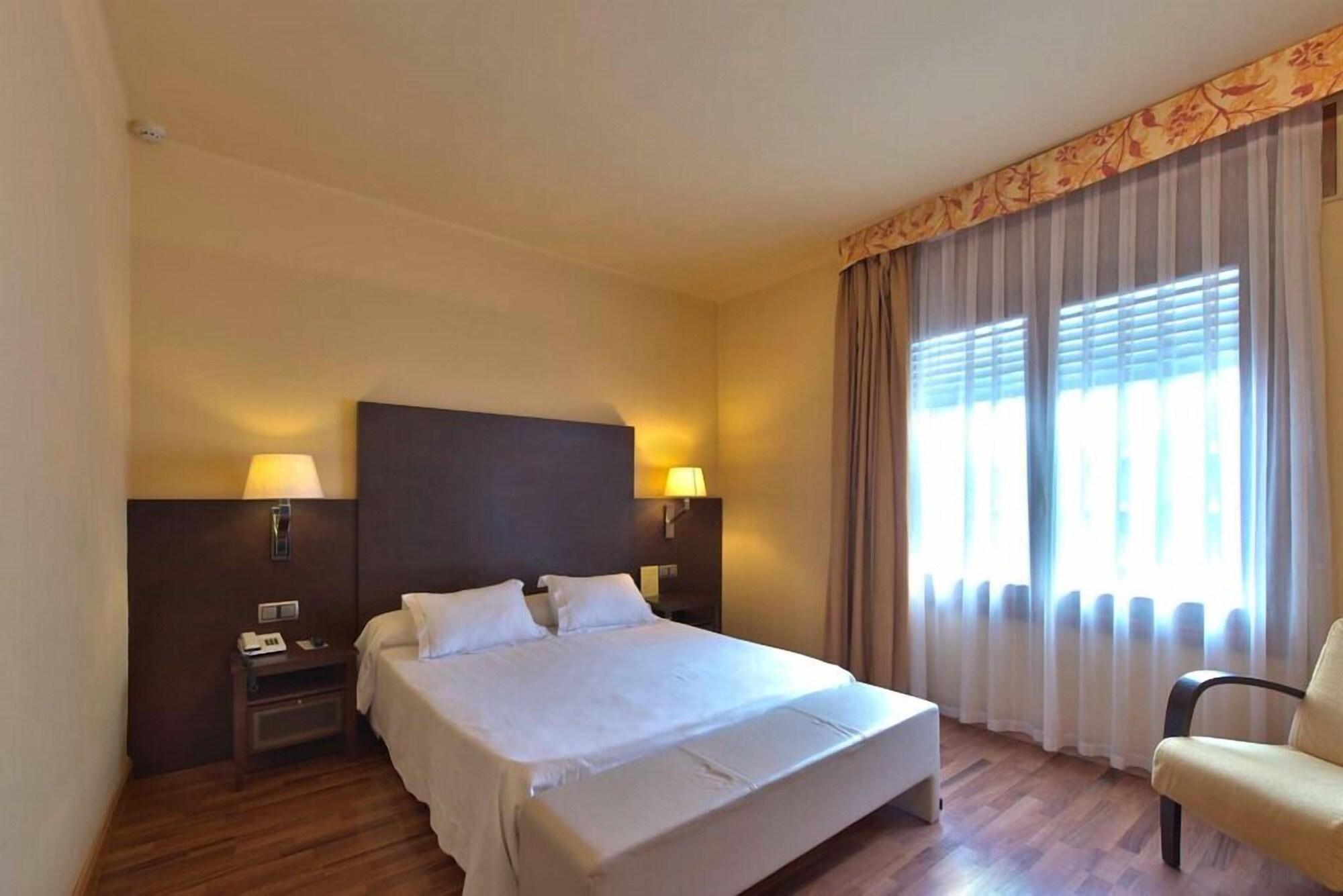 Hotel Restaurant Pessets & Spa Sort Dış mekan fotoğraf