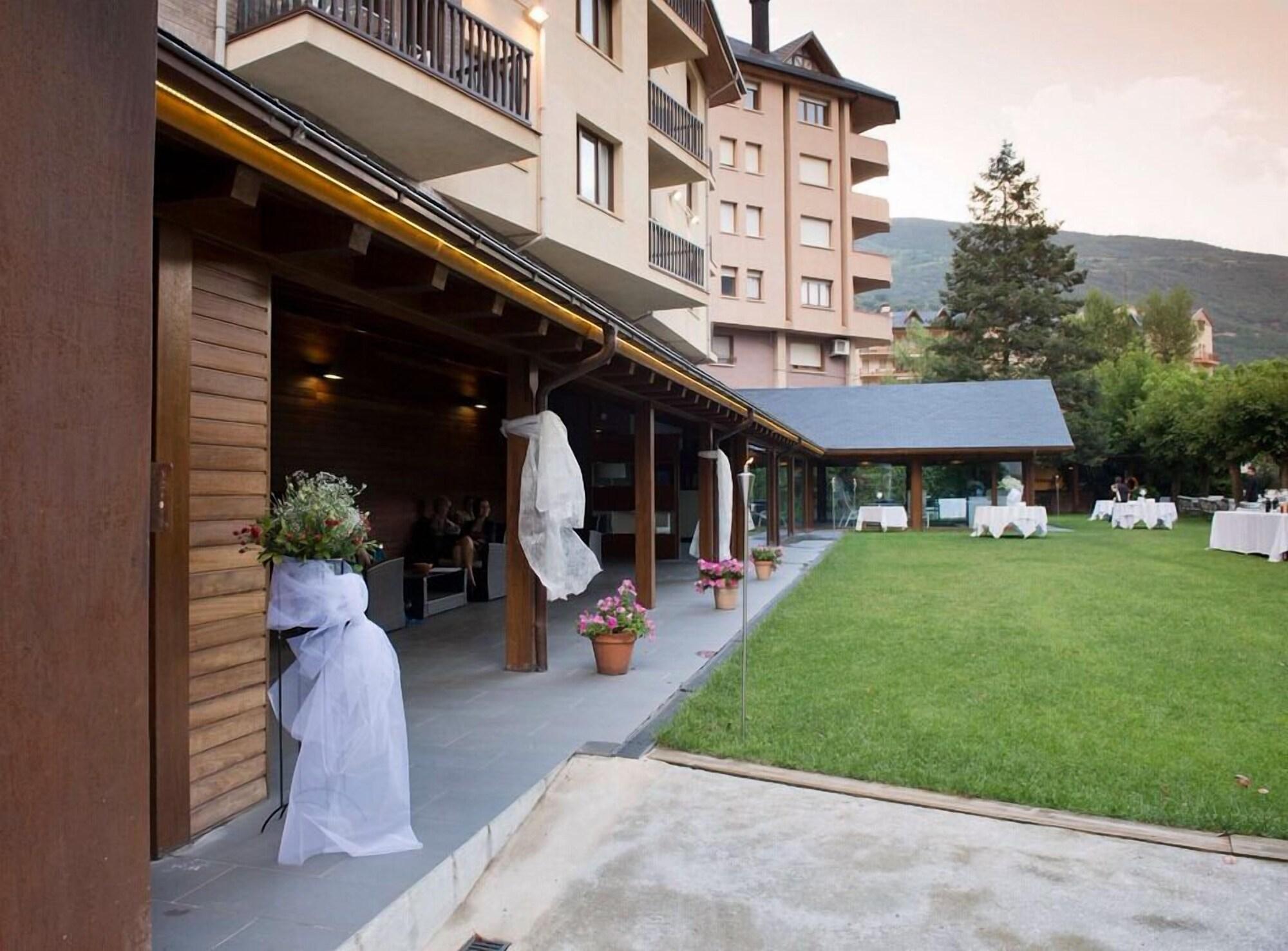 Hotel Restaurant Pessets & Spa Sort Dış mekan fotoğraf