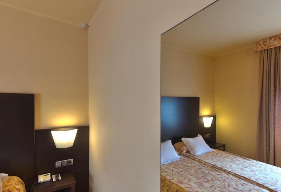 Hotel Restaurant Pessets & Spa Sort Dış mekan fotoğraf