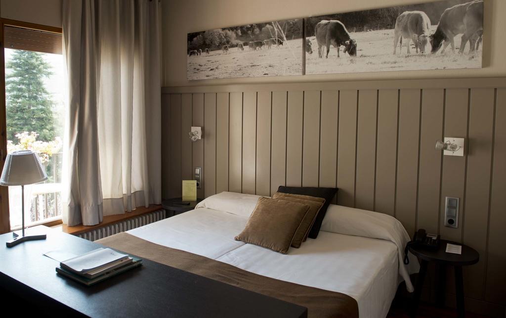 Hotel Restaurant Pessets & Spa Sort Dış mekan fotoğraf