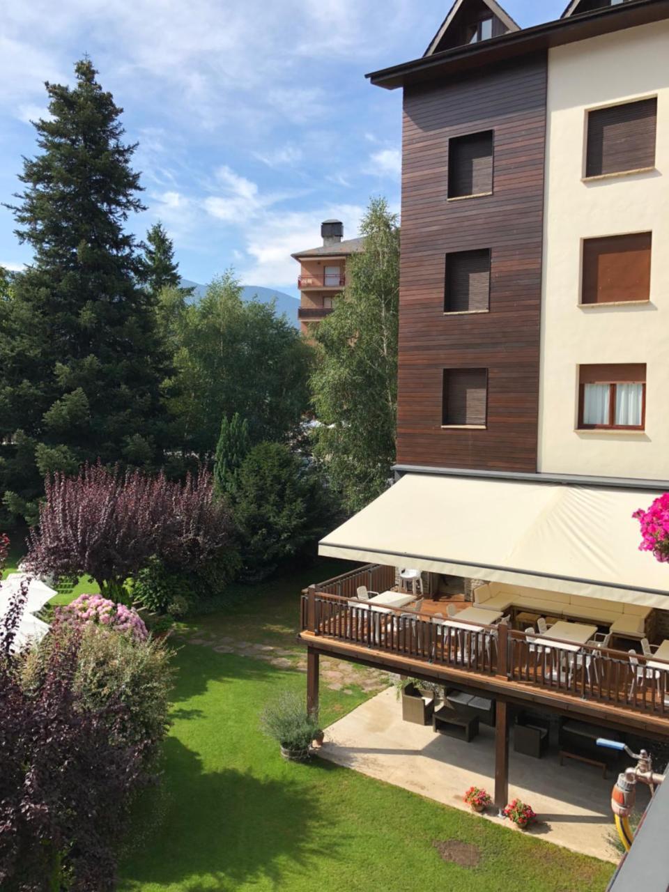 Hotel Restaurant Pessets & Spa Sort Dış mekan fotoğraf